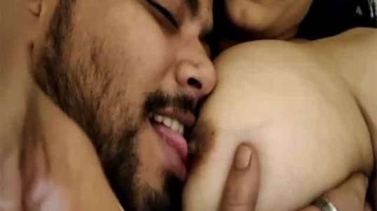 Big Boobs Girl’s Sexy Indian Nipple Licking MMS