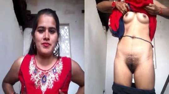 ⁣Hot Indian Village Bhabhi Selfie Nude Solo Show