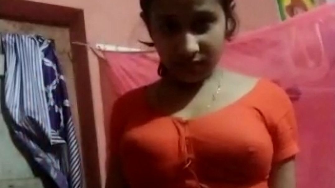Indian housewife boob show