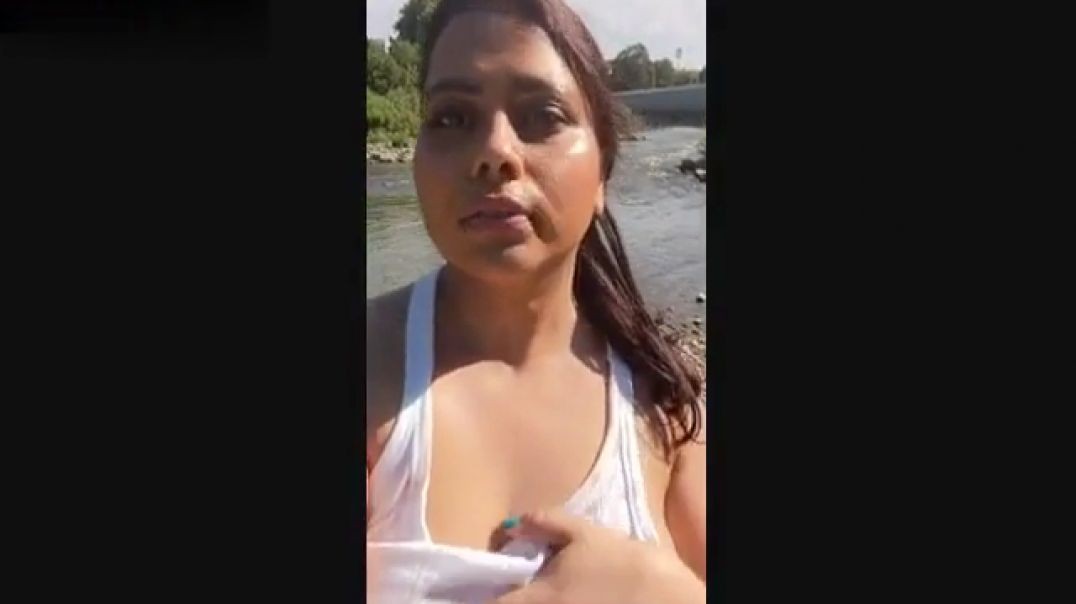 Very hot NRI girl selfie video perfect boobs