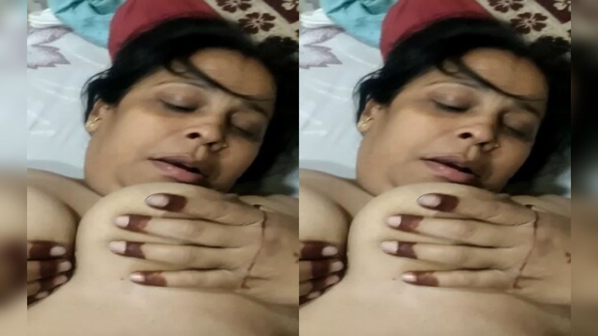 Today Exclusive- Desi Bhabhi Play with her Boobs