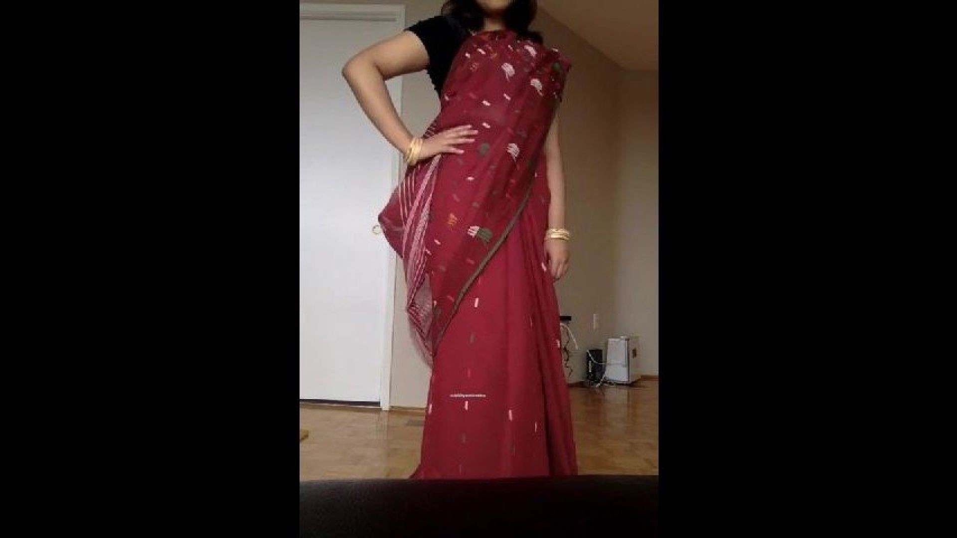 Desi Bhabi Stripping Saree And showing ass