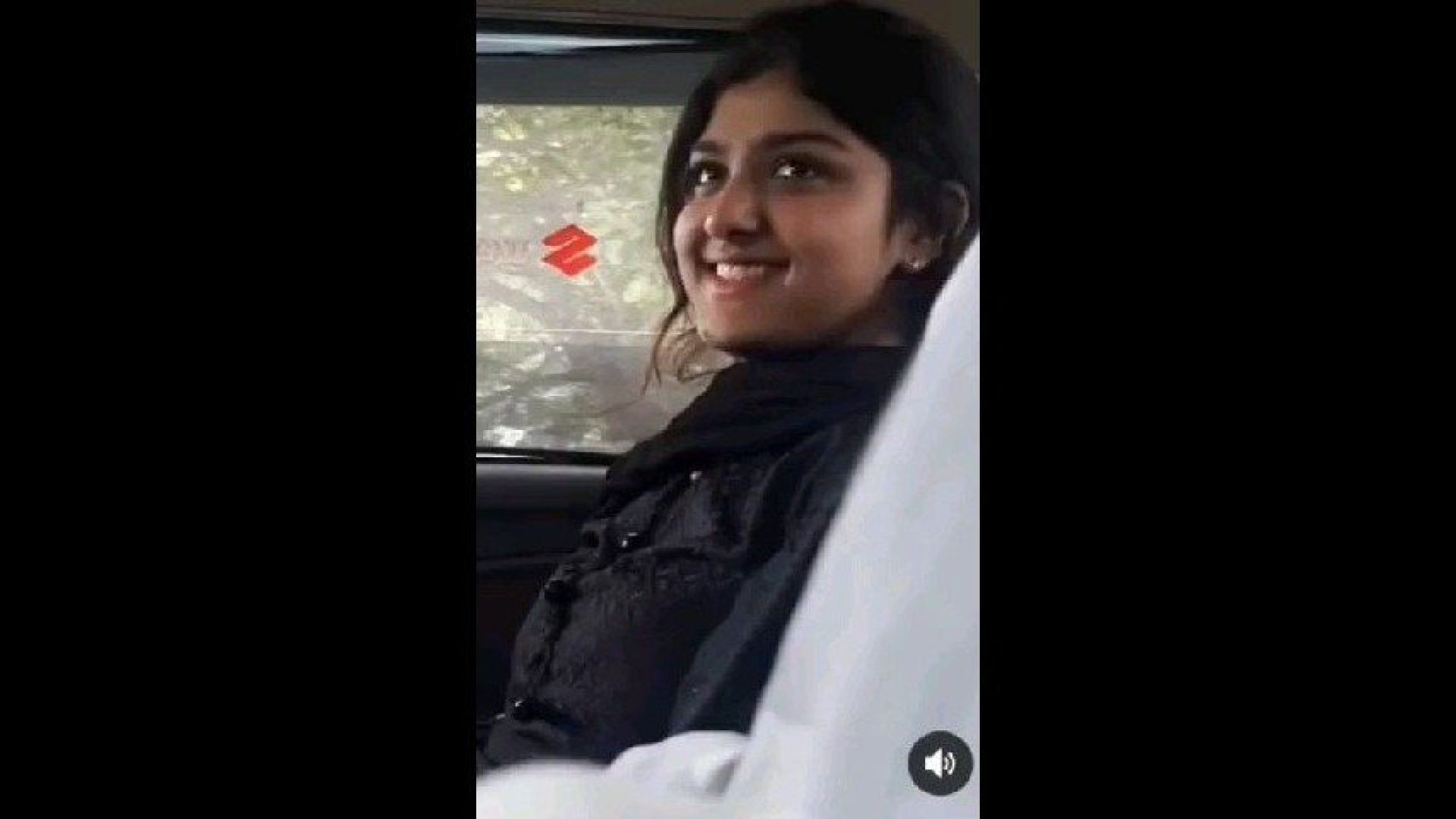 Cute Paki Girl in Car Hindi Talking