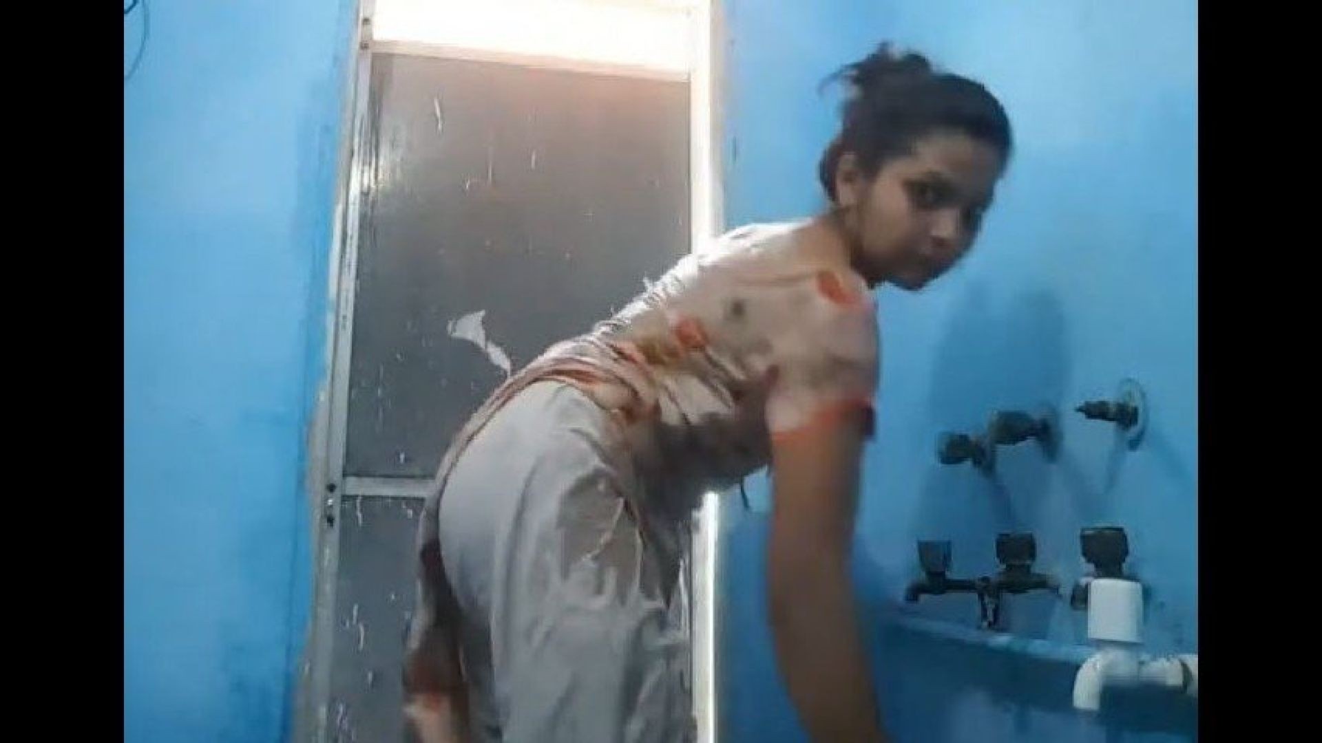 ⁣Desi girl taking bath #desivlog #vlog #desigirl